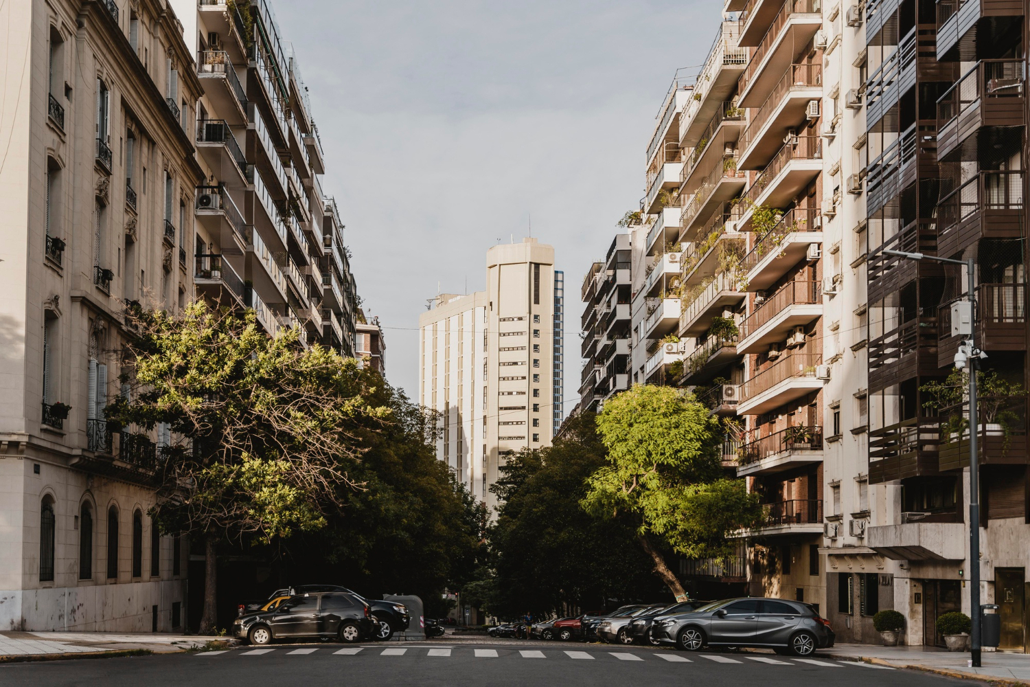 Comunidades de vecinos en Barcelona: por qué aislar techos y fachadas mejora la eficiencia energética